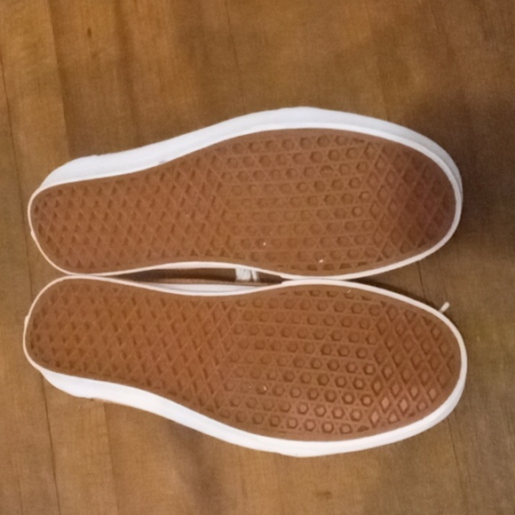 VANS - Picture 4 of 5